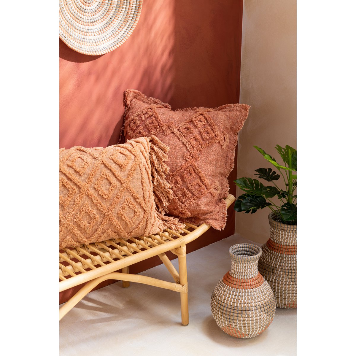 J-Line Sierkussen Fringes - Luxe Katoenen Kussen in Terracotta - Warmte en Stijl voor Jouw Interieur